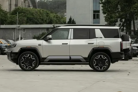 钛7单月狂卖2.4万辆！方程豹11月销量全解析