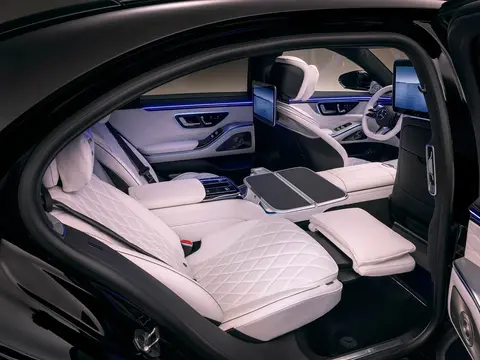 新款奔驰S级发布，换装新前脸、新内饰，车身加长14mm，4/5座都有