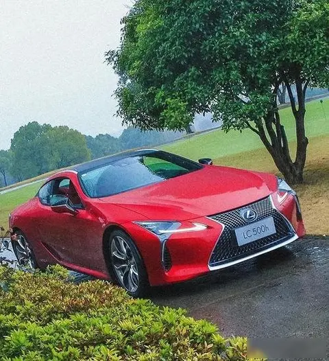 雷克萨斯LC500停产了，V8没了，时代真走了
